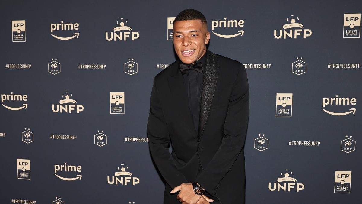 Lapparition surprise de Kylian Mbappé à lOlympia fait des heureux