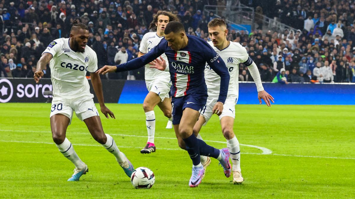 PSG le clan Mbappé souffre en silence