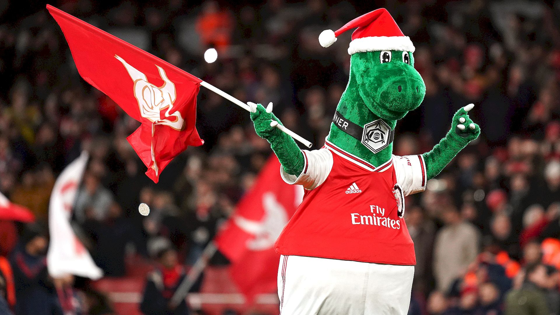 Mesut Özil salvou o mascote do Arsenal 