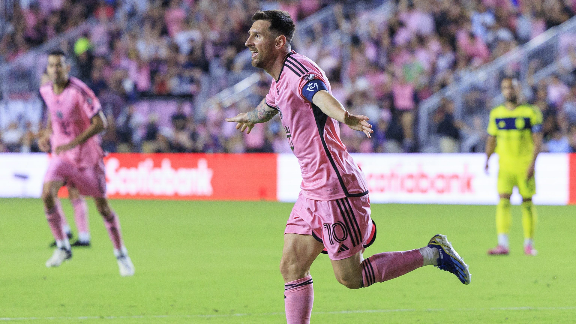 Mondial des Clubs : le superbe coup franc de Lionel Messi face à Porto