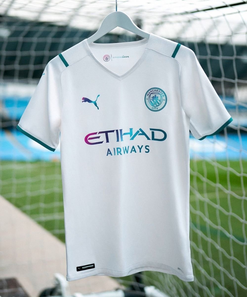 Un maillot extérieur qui célèbre l'eau potable à Manchester City - L'Équipe