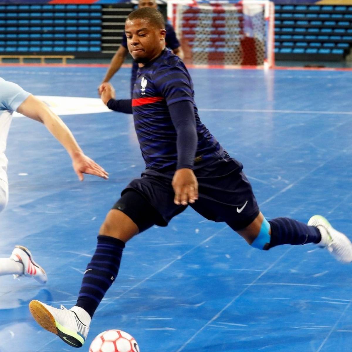 Chaussure de Futsal: que choisir pour la pratique du Foot en Salle