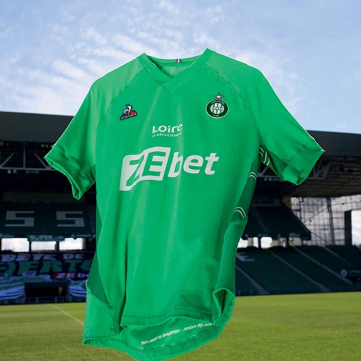 Le Coq Sportif presente les nouveaux maillots de l AS Saint Etienne