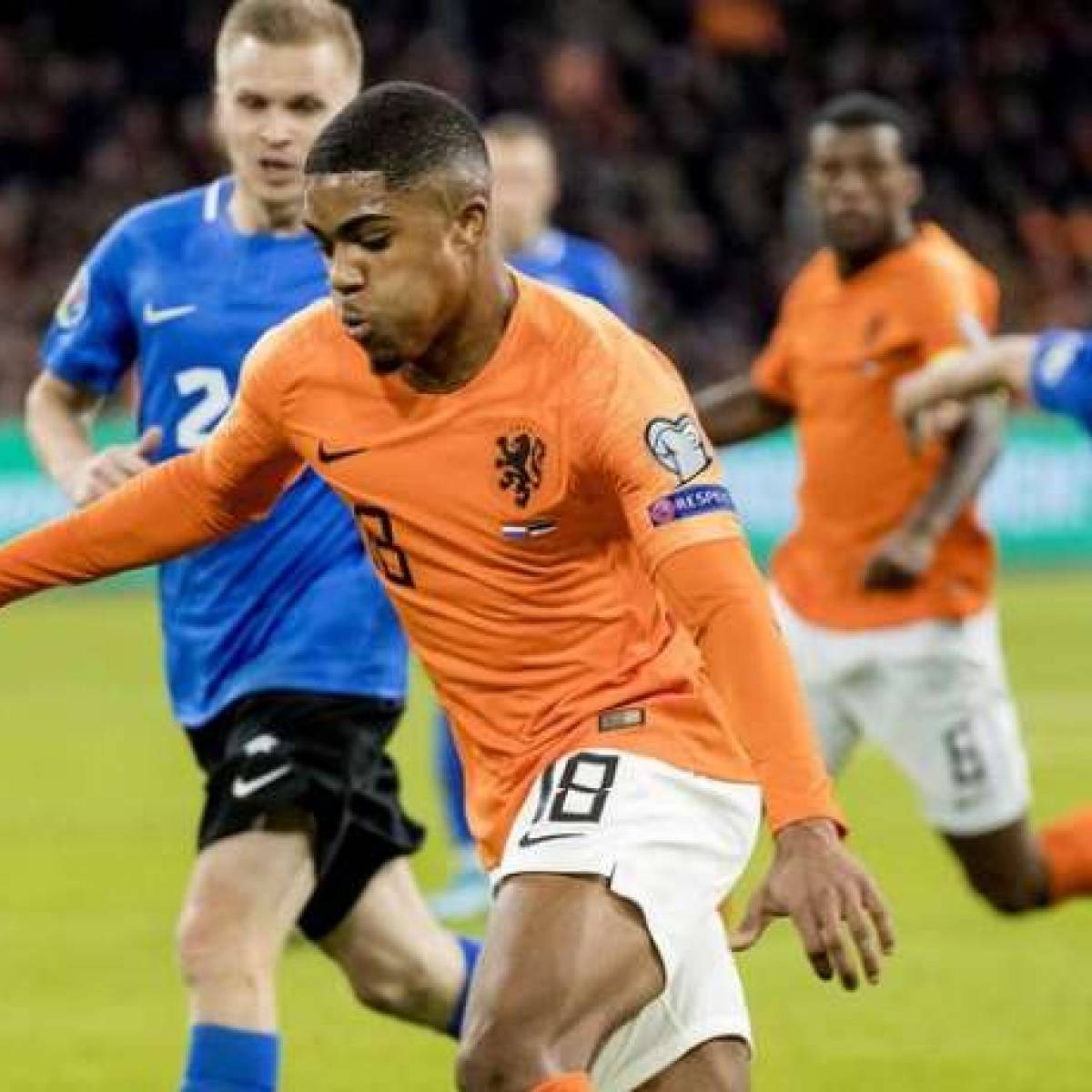 Myron Boadu La Belle Promesse De L Az Alkmaar Qui Enchante Les Pays Bas Et L Europe