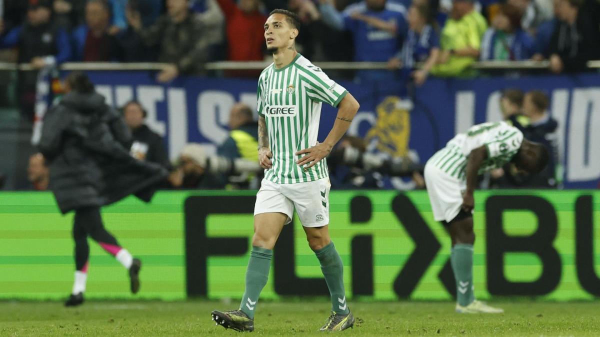 Betis : Antony jette le flou sur son avenir