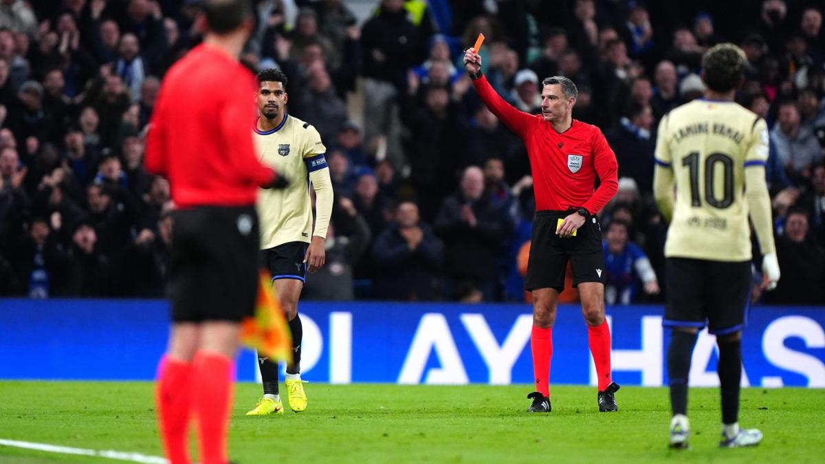 FC Barcelone : Ronald Araujo est au fond du trou !