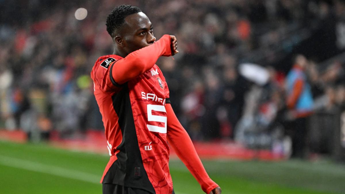 Rennes : Arnaud Kalimuendo attendu dans les prochaines heures à Nottingham