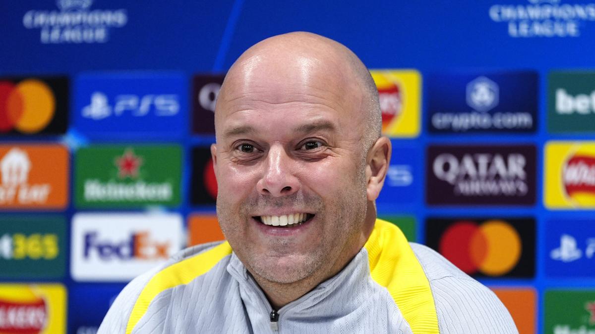 Liverpool : Arne Slot fixe un premier objectif clair à Florian Wirtz