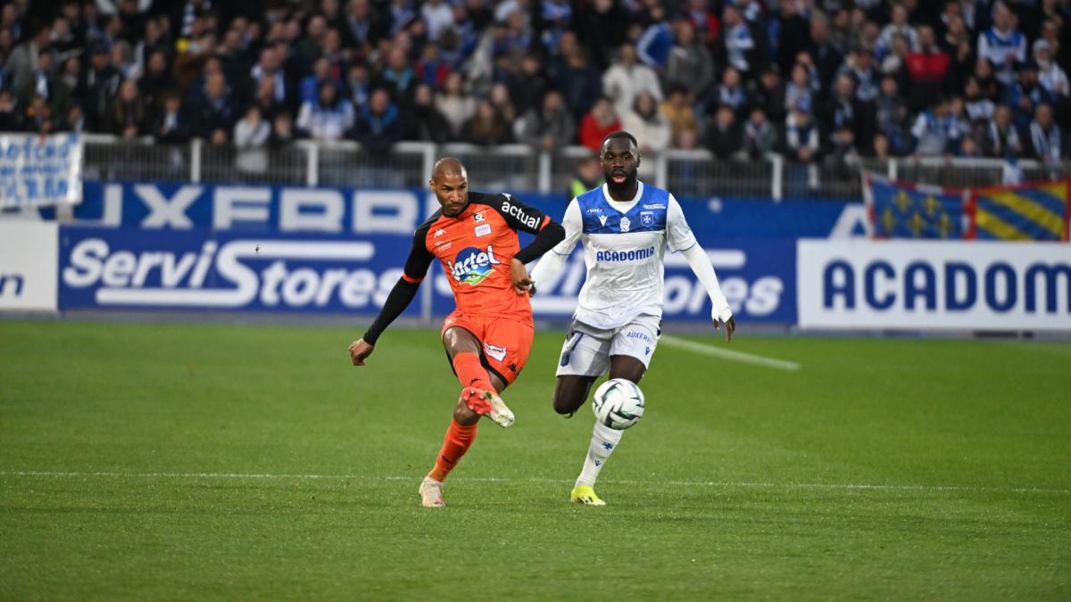 L2 : Auxerre étrille Laval et se rapproche de la promotion, Angers et l’ASSE suivent