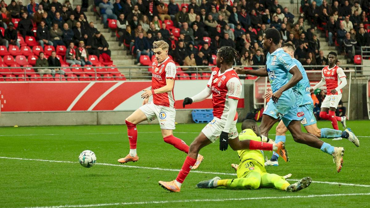 L2 : Rodez renverse Reims au bout du suspens, le Red Star s’impose face à Dunkerque