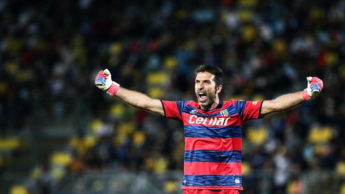 Gianluigi Buffon avec le maillot de Parme