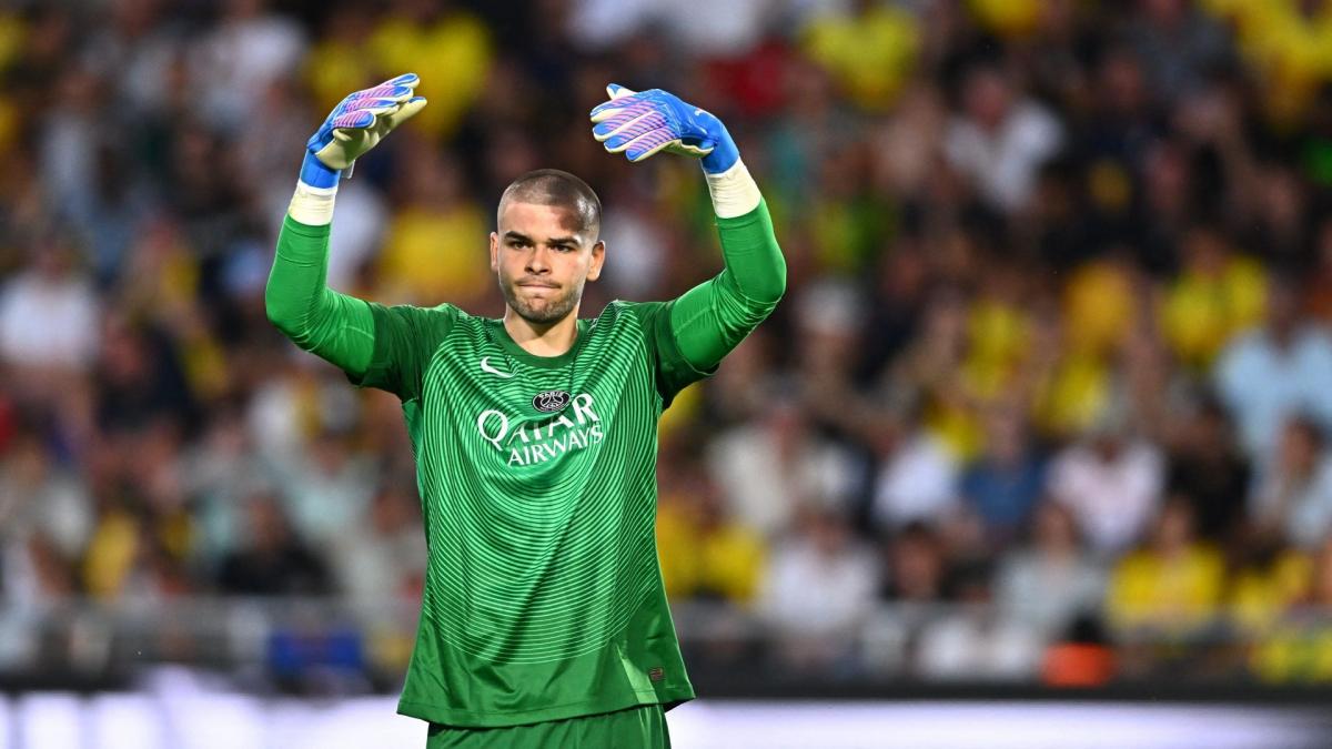 PSG : quand Lucas Chevalier repousse deux penaltys en une minute