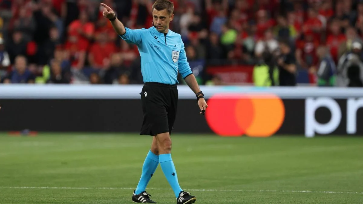 Fine: The Technical Director of Arbitration recognizes that the VAR should intervene