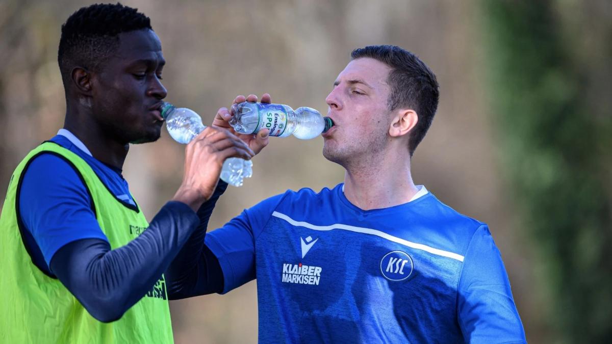 Pourquoi une bonne hydratation est indispensable dans le football