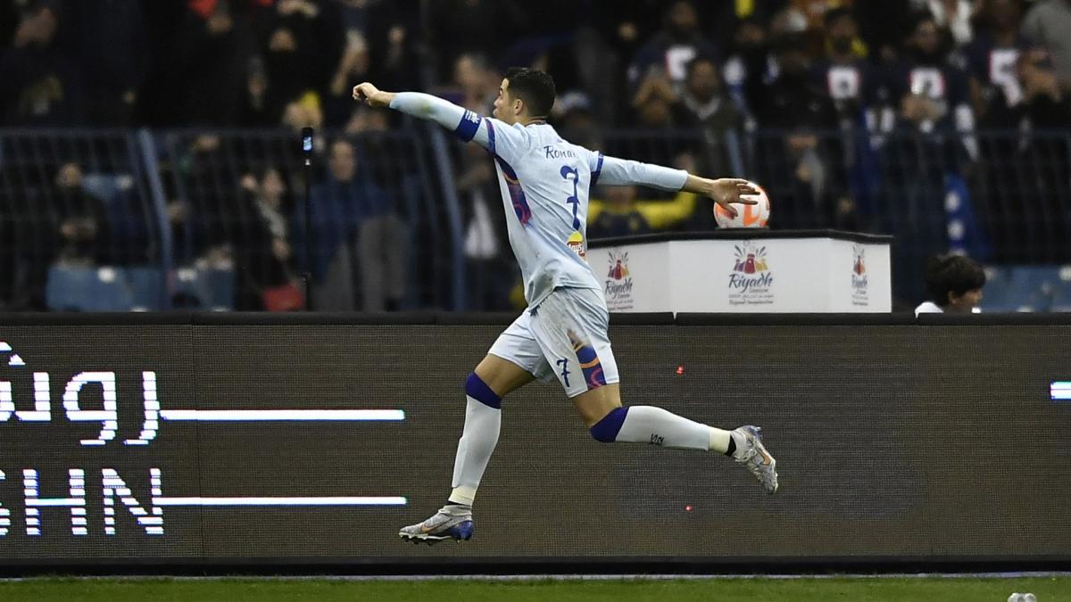 CR7 unleashes Twitter after his double against PSG