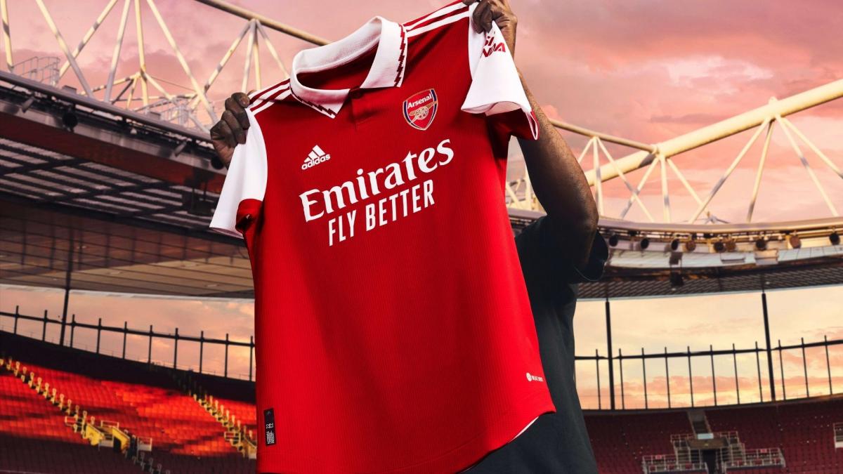 Le maillot domicile 2022-2023 d'Arsenal by adidas