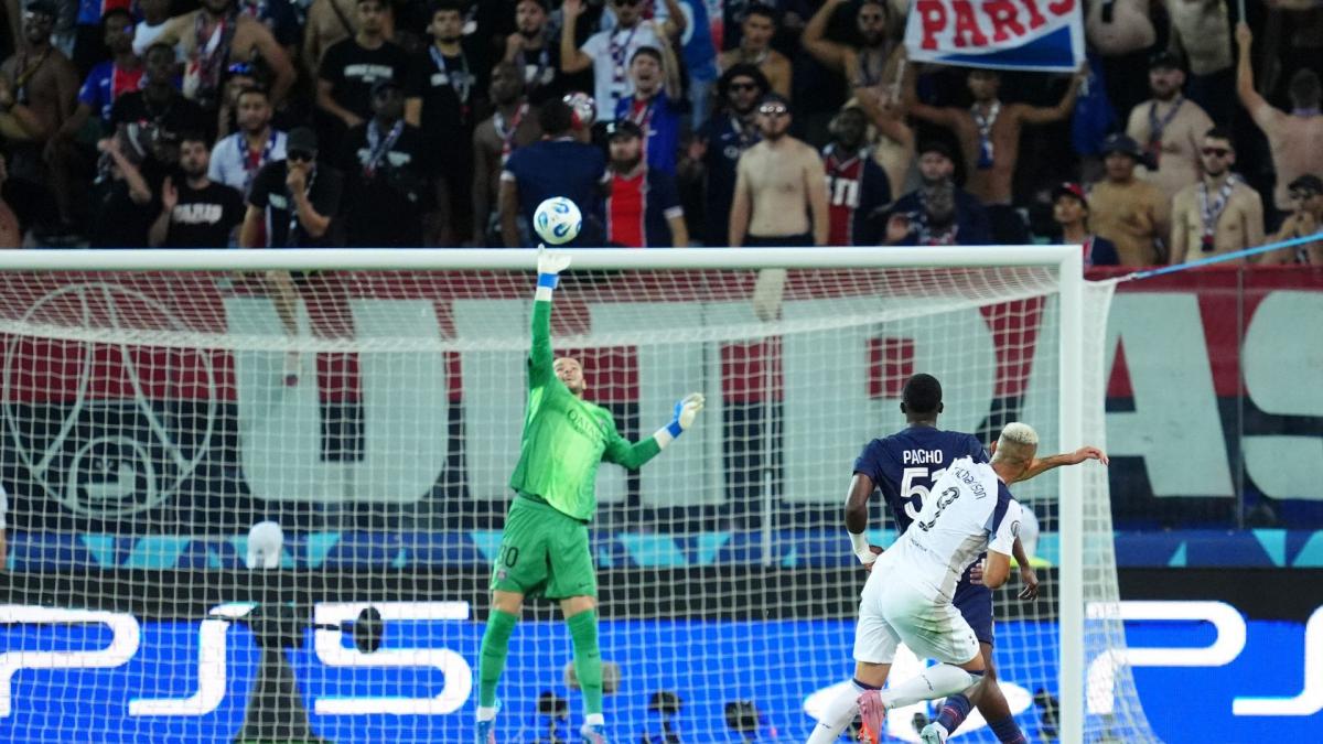 La faute de main de Lucas Chevalier qui coûte un but au PSG