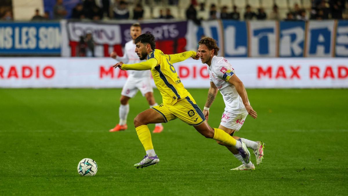 Pau : le Wydad Casablanca veut recruter Rayan Touzghar cet hiver