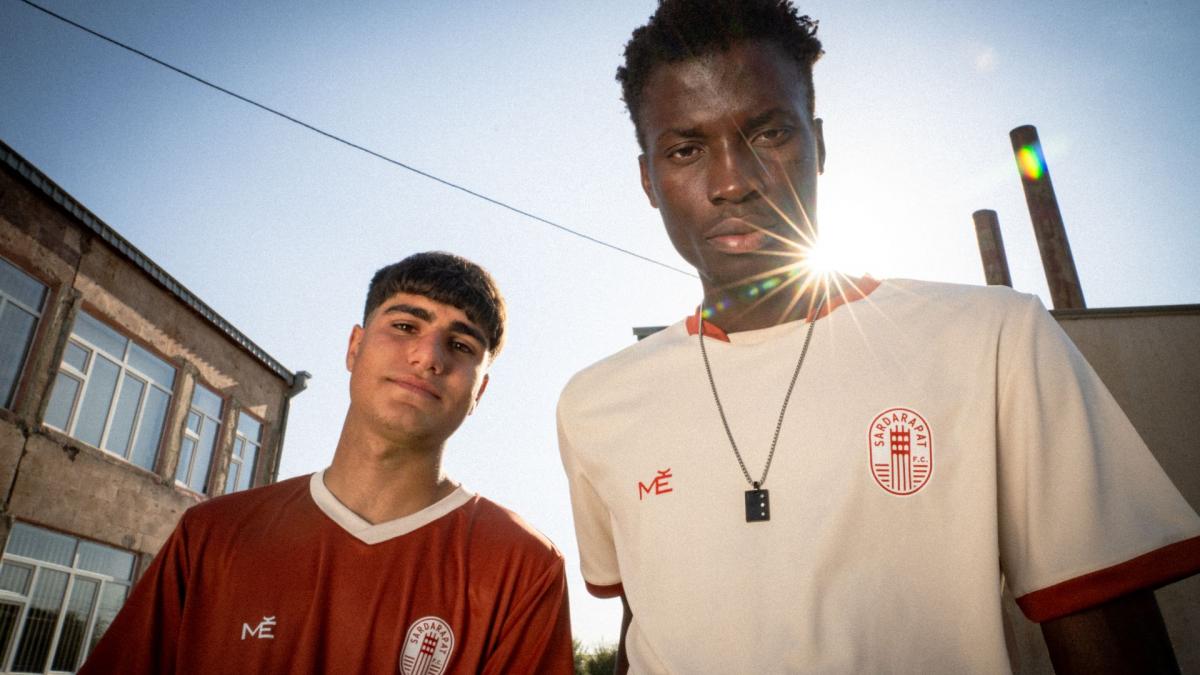 Soutenu par l’Atlético et Lens, le Sardarapat FC lance une campagne de maillots originale