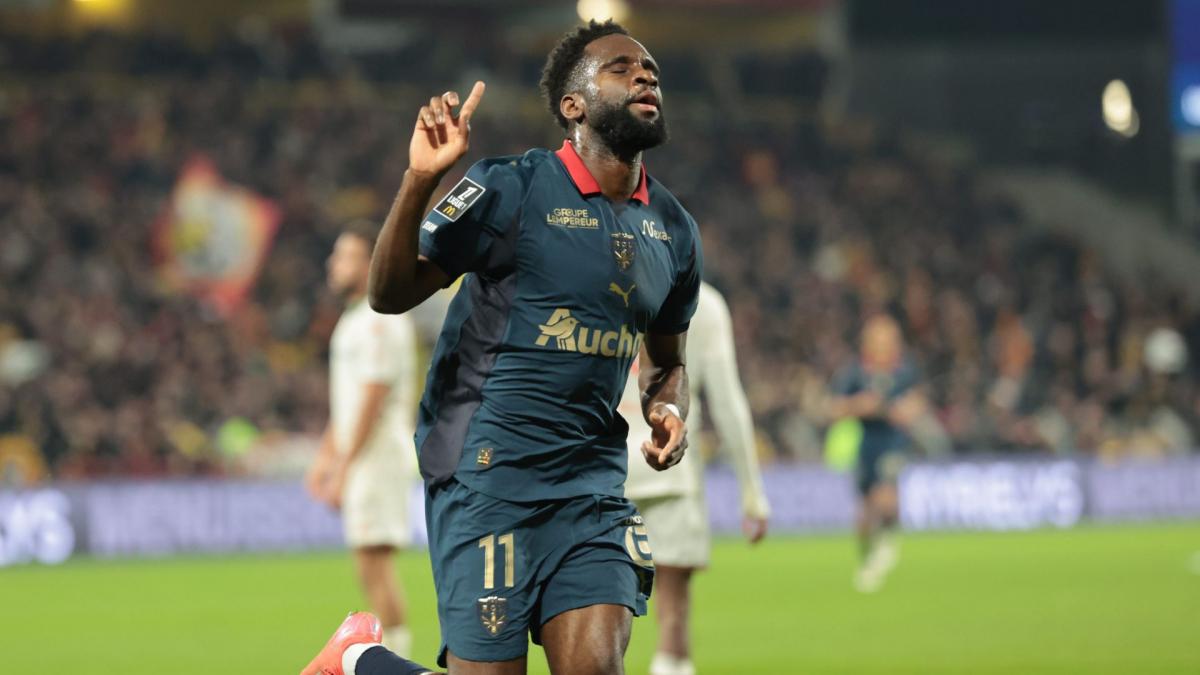 Ligue 1 : le RC Lens enchaîne et enfonce Nice, Lille renverse Auxerre dans un match dingue