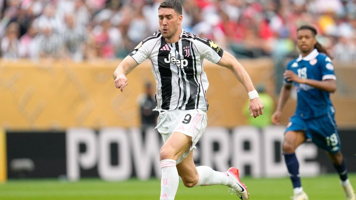 L’AC Milan n’abandonne pas la piste Dušan Vlahović malgré Victor Boniface