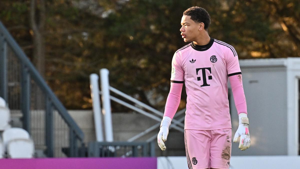 De ramasseur de balles à titulaire en C1 : qui est Leonard Prescott, le gardien de 16 ans du Bayern Munich ?