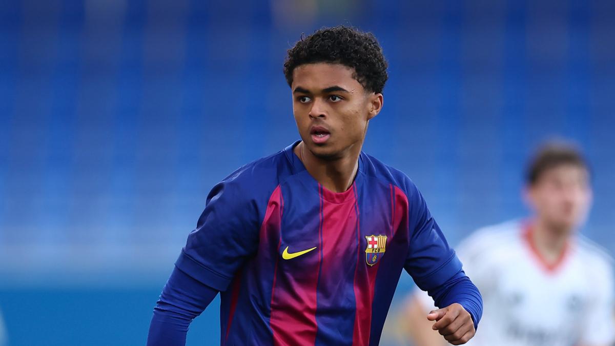 Le fils de Patrick Kluivert prolonge au FC Barcelone