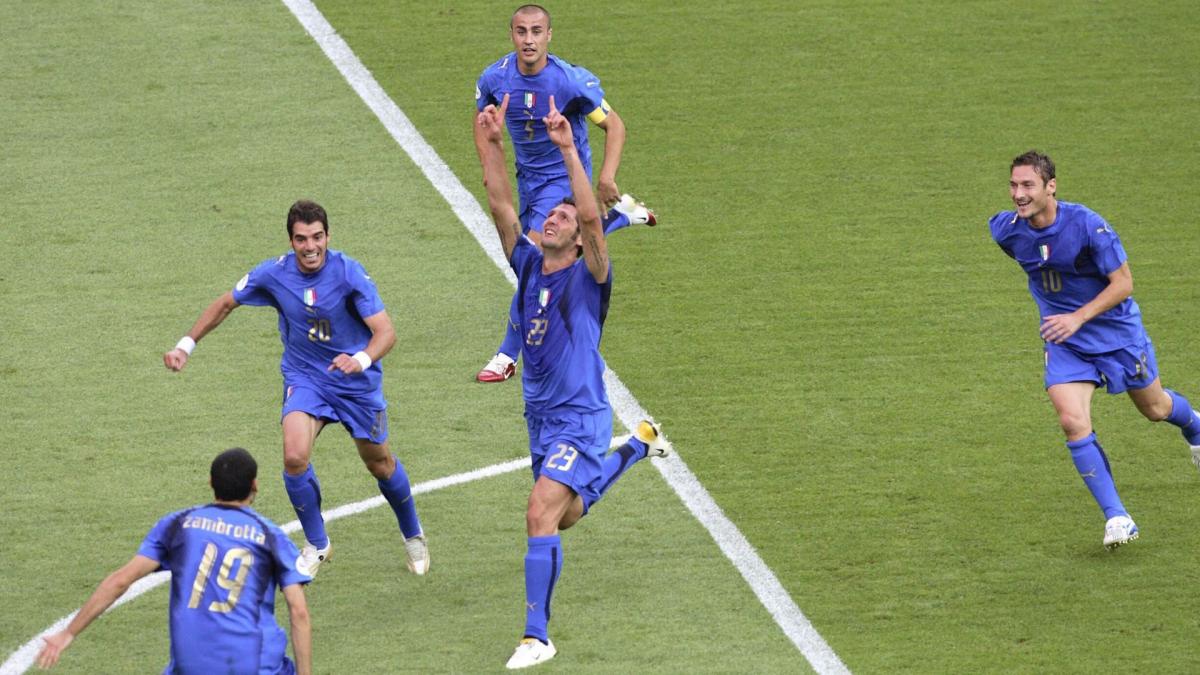Las leyendas del fútbol italiano se unen para destruir Italia.