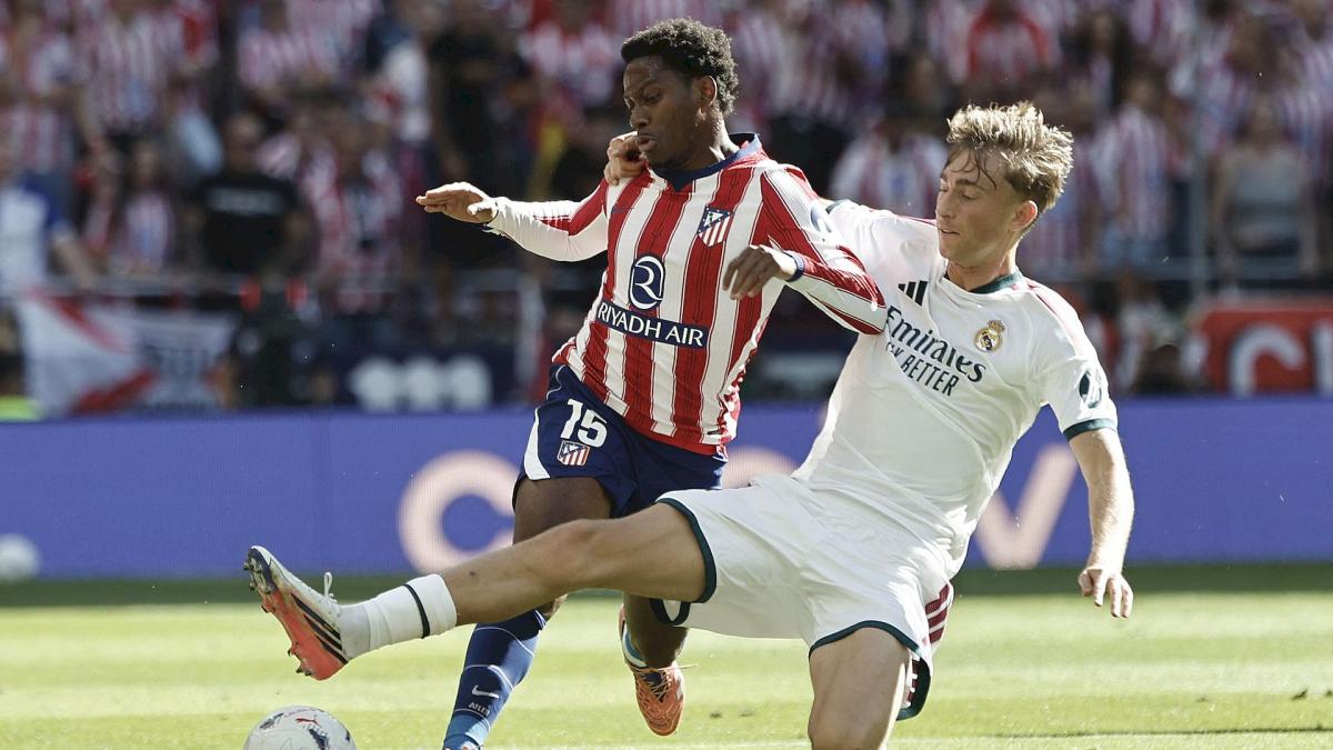 https://www.footmercato.net/a1736302129305630473-le-real-madrid-de-jose-mourinho-se-fait-fracasser-de-toutes-parts