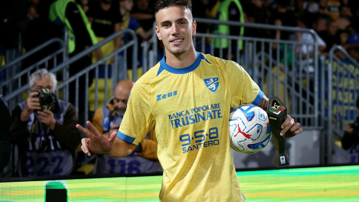 https://www.footmercato.net/a2969998703825426919-frosinone-le-phenomene-antonio-raimondo-nen-finit-plus-de-surprendre-litalie