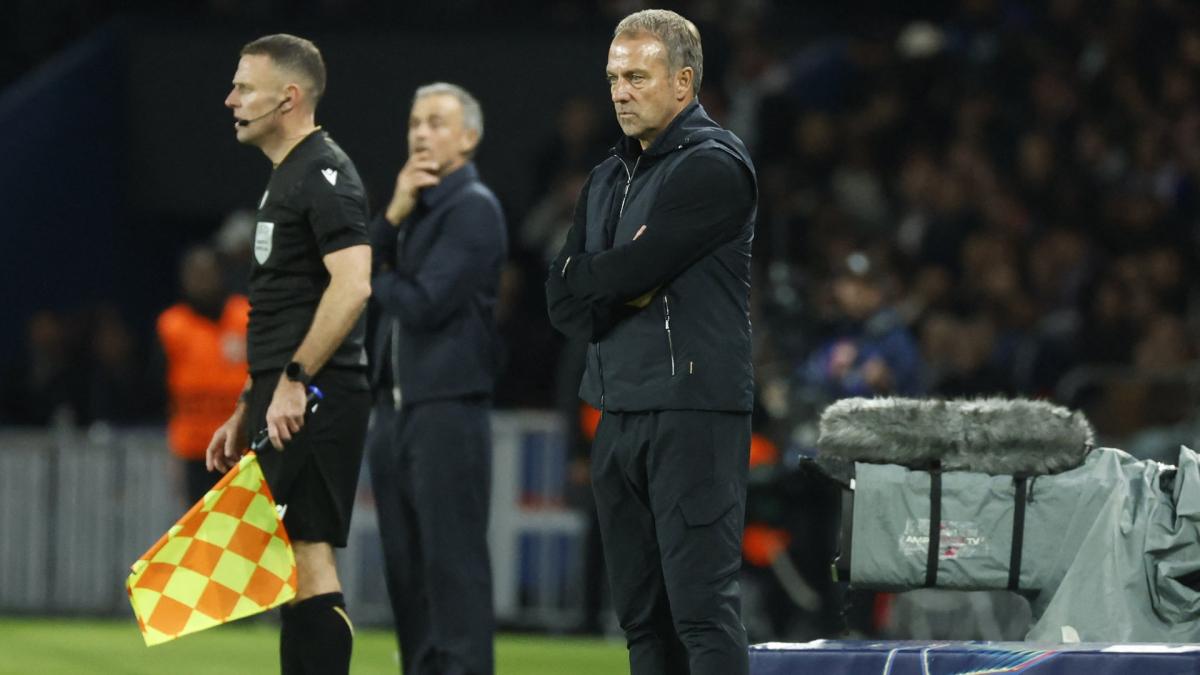 FC Barcelone : Hansi Flick et Raphinha s’agenouillent devant le PSG !