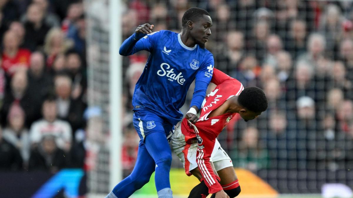 Un nouveau club de Ligue 1 fonce sur Idrissa Gana Gueye !