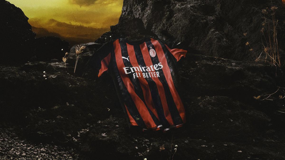 L’AC Milan dévoile son nouveau maillot avec le Diable ! 