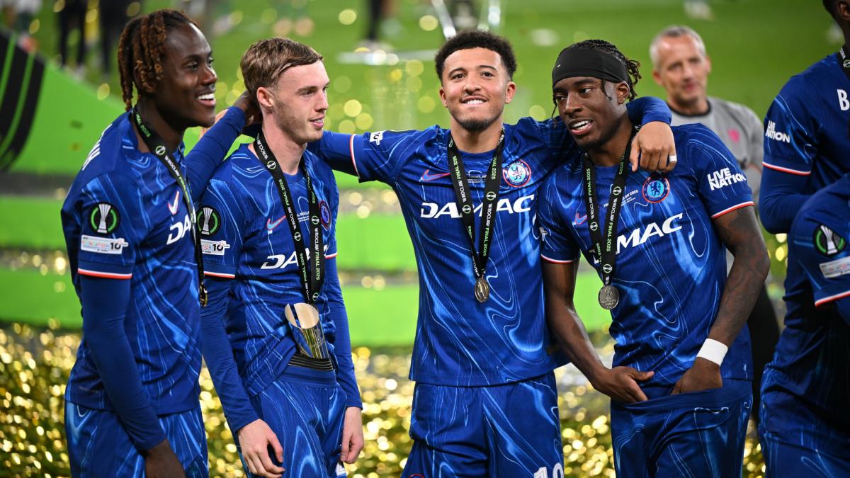 Chelsea dévoile son nouveau maillot third !
