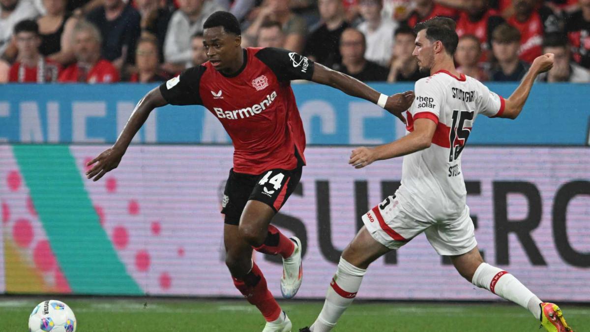 Leverkusen : Jeanuël Belocian prêté sans option d’achat à Wolfsburg