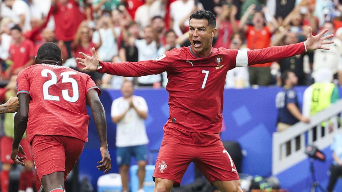 CdM 2026, Portugal : Bruno Fernandes félicite Ronaldo après son doublé