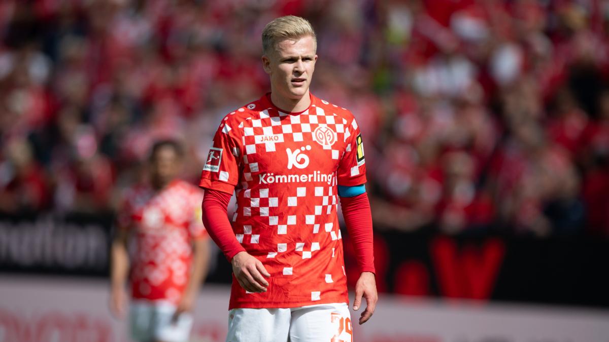 Jonathan Burkardt s’engage avec l’Eintracht Francfort 