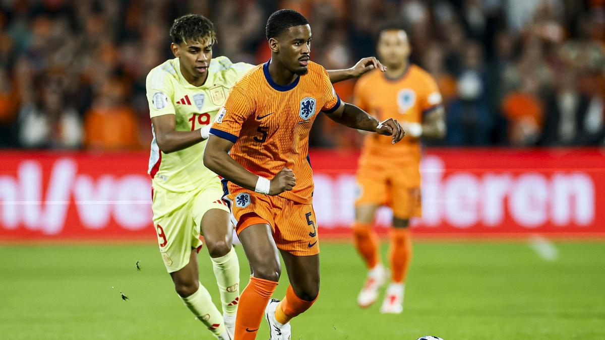 Chelsea : les premiers mots de Jorrel Hato 