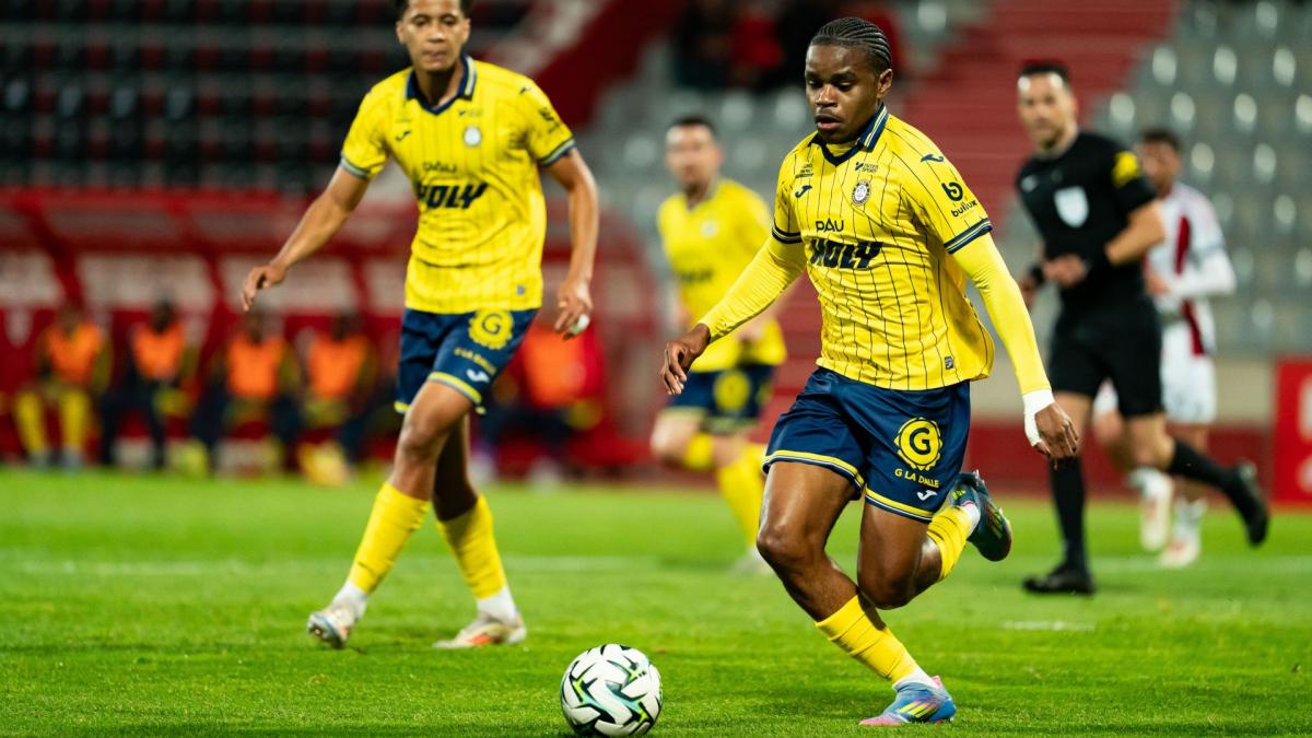 Pau ferme la porte pour Joseph Kalulu