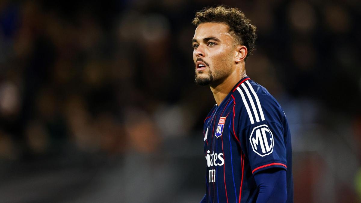 OL : Paulo Fonseca tape du poing sur la table pour Ruben Kluivert