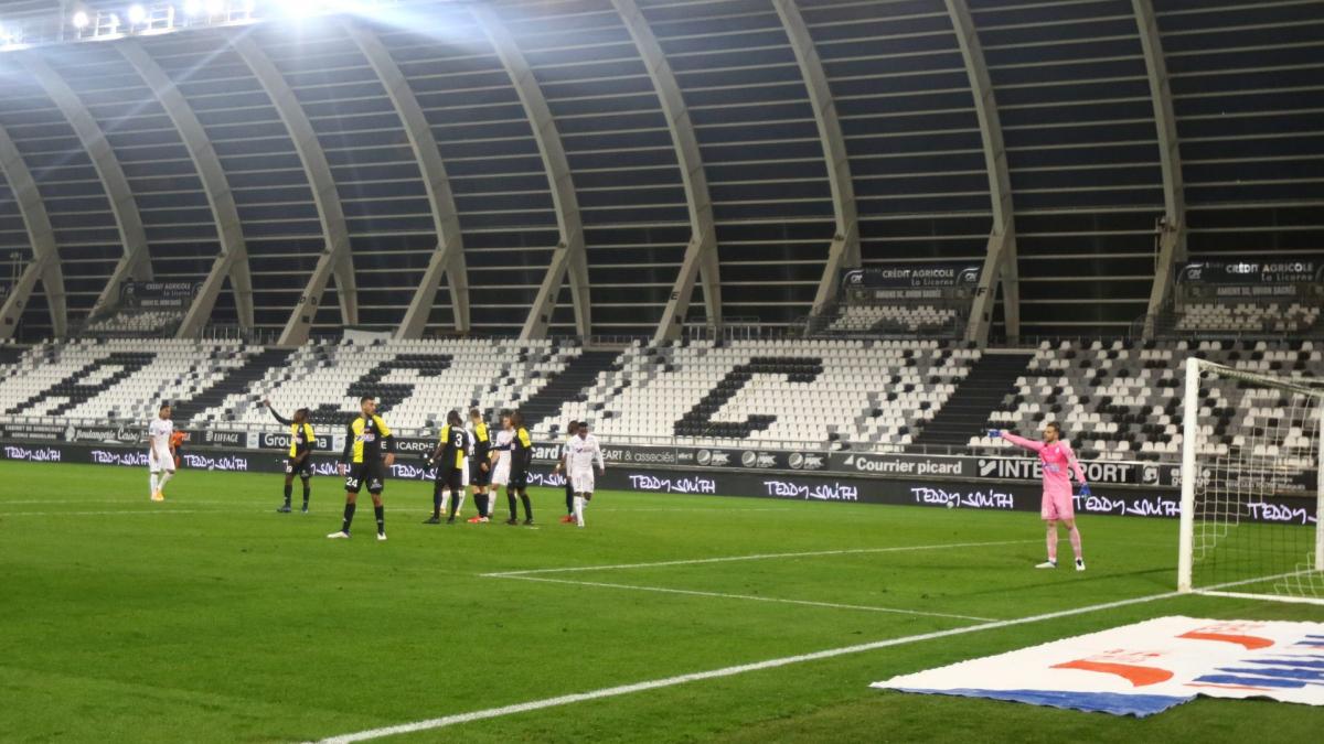 Amiens lorgne Abdelmajid Djae