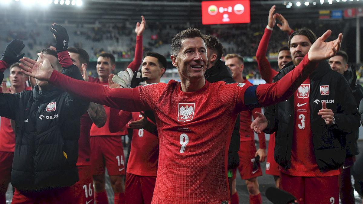 Barça : Hansi Flick prend la défense de Robert Lewandowski