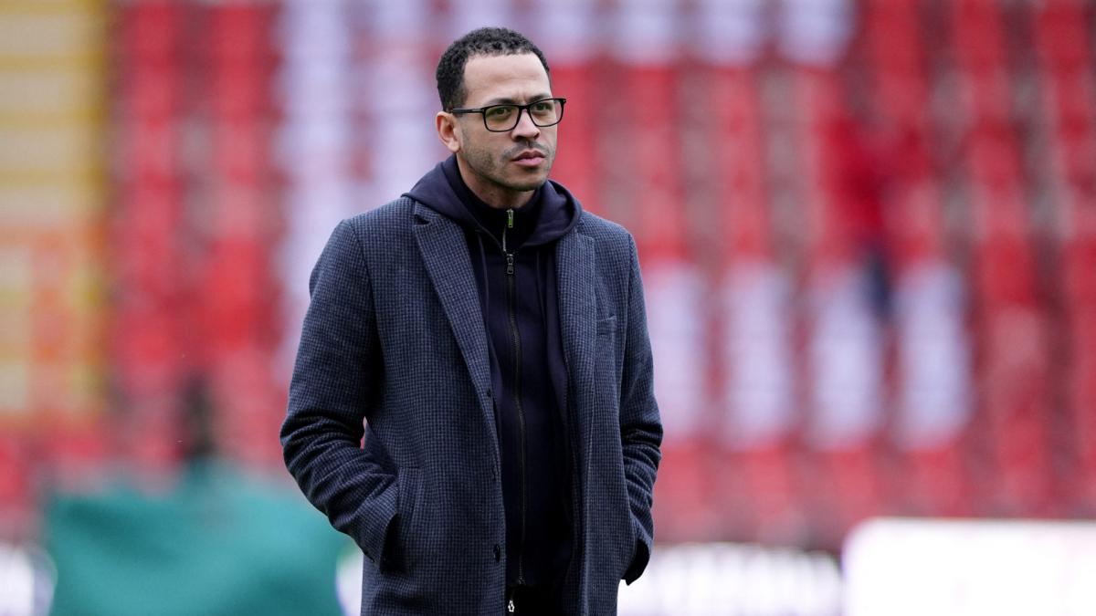 Chelsea : Liam Rosenior devrait toucher beaucoup moins d’argent que prévu !