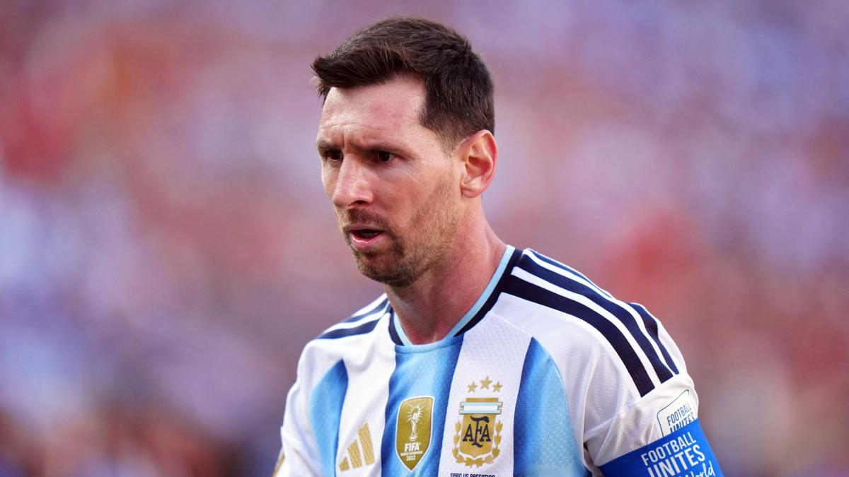 https://www.footmercato.net/a7874338210536617210-lionel-messi-est-arrive-en-argentine