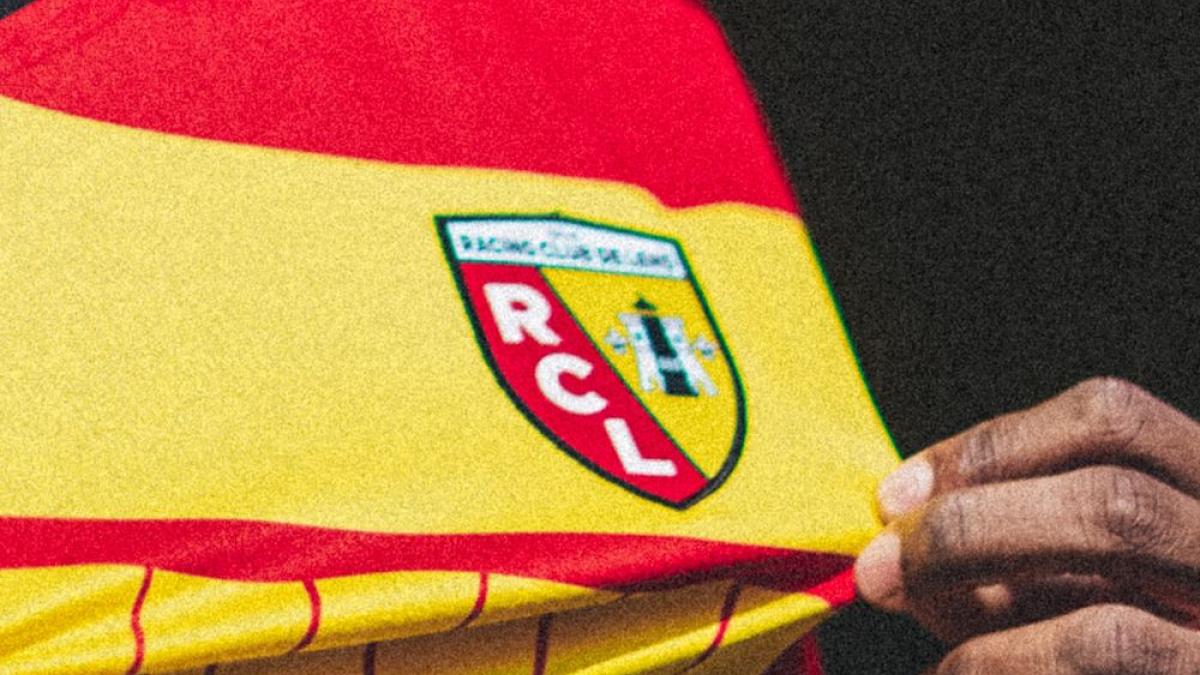 RC Lens presenta la nuova maglia home 2022-2023