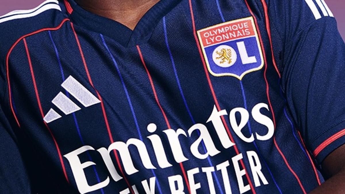 L’OL dévoile son nouveau maillot extérieur 2025-2026