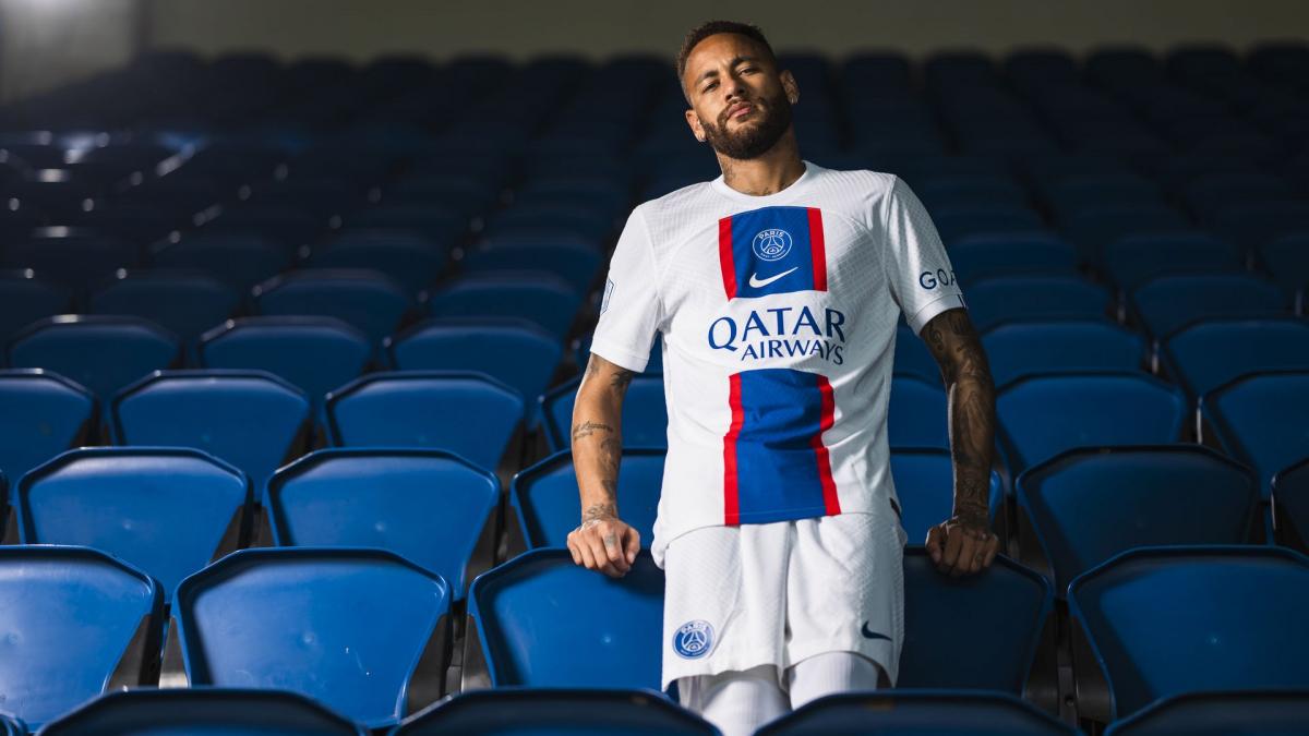 Nike : Procurez-vous enfin le nouveau maillot PSG Third - Le Parisien