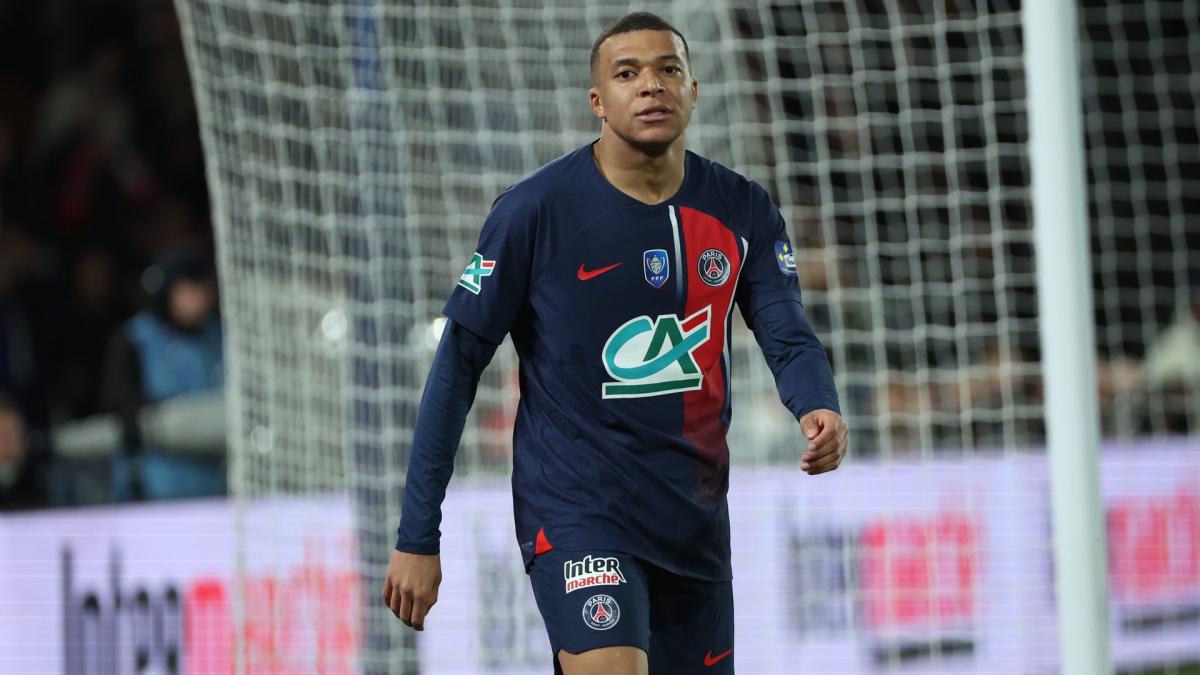 Kylian Mbappé is hosting his farewell party tonight with Macron