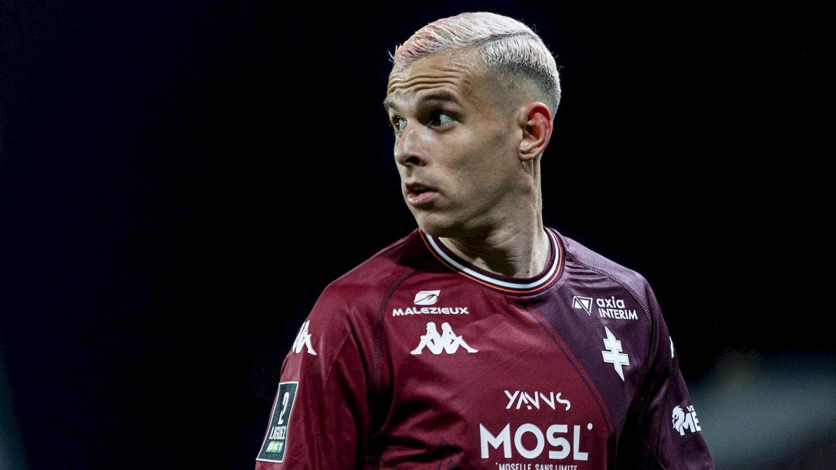 Le lob de 30 mètres de Gauthier Hein pour envoyer Reims en Ligue 2