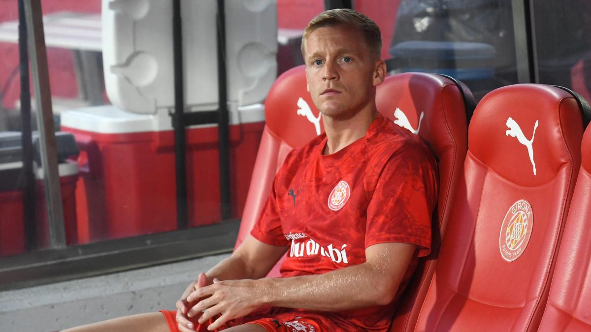 https://www.footmercato.net/a8187625557694605319-du-top-30-au-ballon-dor-a-la-deuxieme-division-la-douloureuse-chute-de-donny-van-de-beek